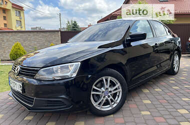 Седан Volkswagen Jetta 2014 в Львове