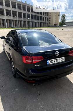 Седан Volkswagen Jetta 2015 в Тернополе