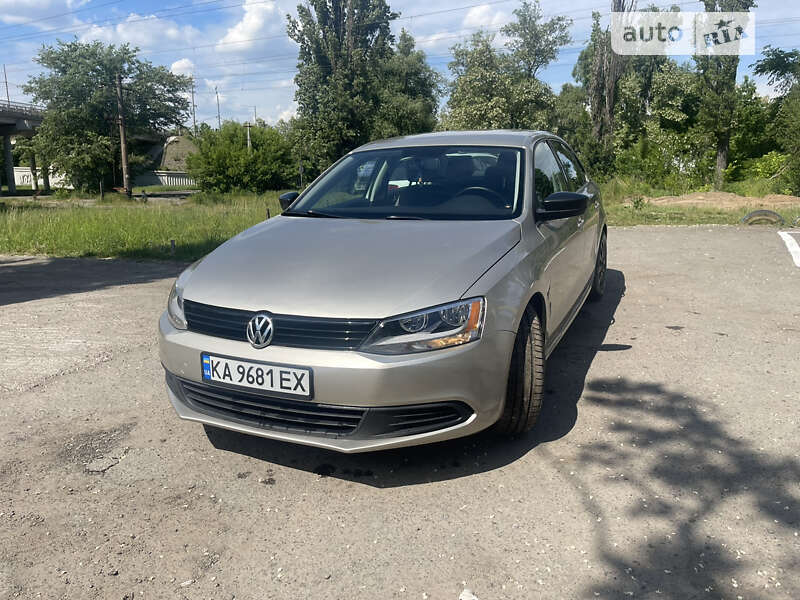 Седан Volkswagen Jetta 2014 в Києві