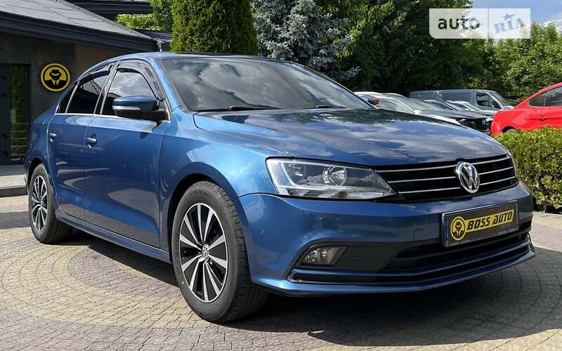 Седан Volkswagen Jetta 2015 в Львове