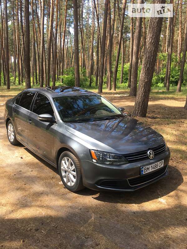 Седан Volkswagen Jetta 2013 в Охтирці