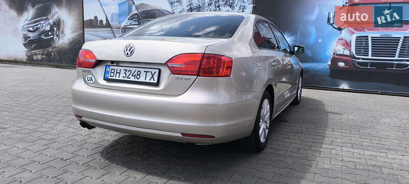 Седан Volkswagen Jetta 2012 в Одесі