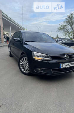 Седан Volkswagen Jetta 2013 в Києві