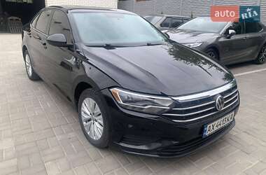 Седан Volkswagen Jetta 2018 в 