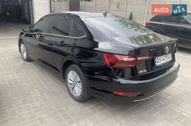 Седан Volkswagen Jetta 2018 в 