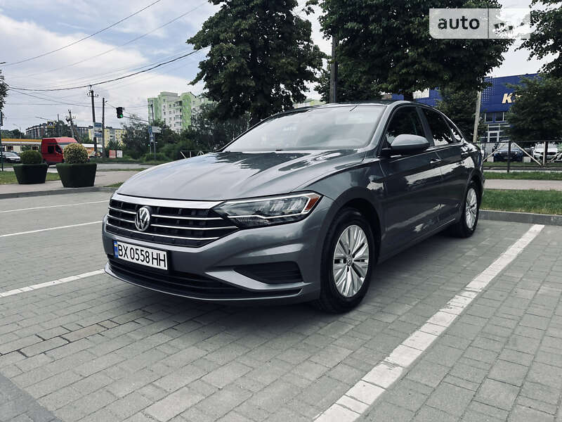 Седан Volkswagen Jetta 2018 в Хмельницком