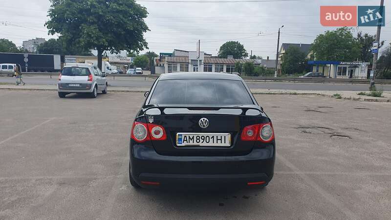 Седан Volkswagen Jetta 2006 в Житомирі
