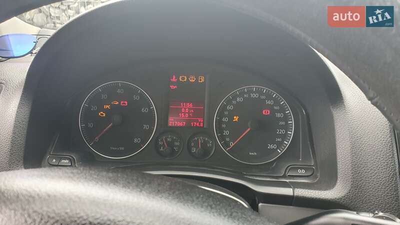 Седан Volkswagen Jetta 2006 в Житомирі