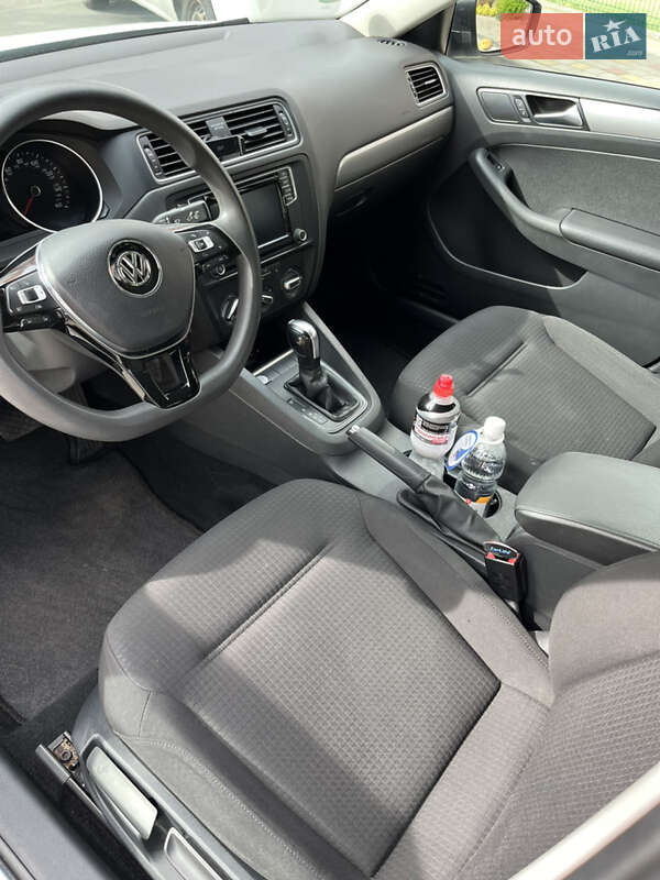 Седан Volkswagen Jetta 2015 в Луцке