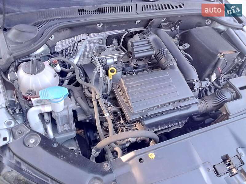 Седан Volkswagen Jetta 2016 в Кропивницком