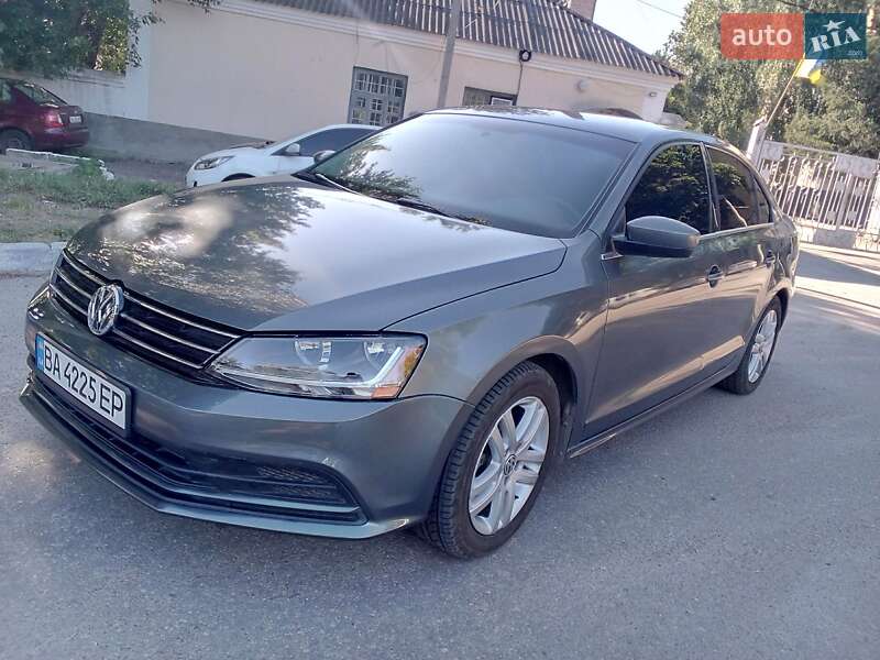 Седан Volkswagen Jetta 2016 в Кропивницком