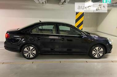 Седан Volkswagen Jetta 2016 в Луцьку