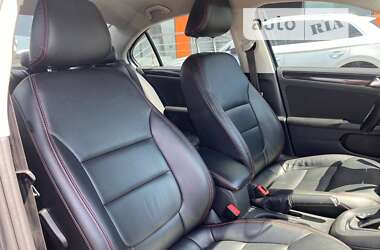 Седан Volkswagen Jetta 2012 в Львове