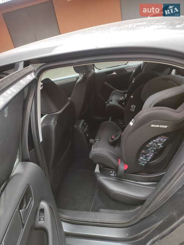 Седан Volkswagen Jetta 2012 в Львове