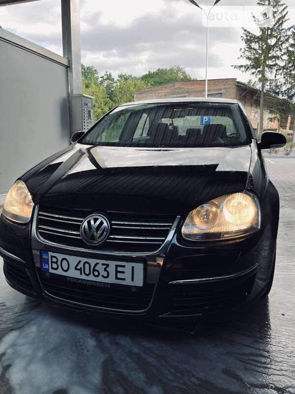 Седан Volkswagen Jetta 2005 в Віньківцях