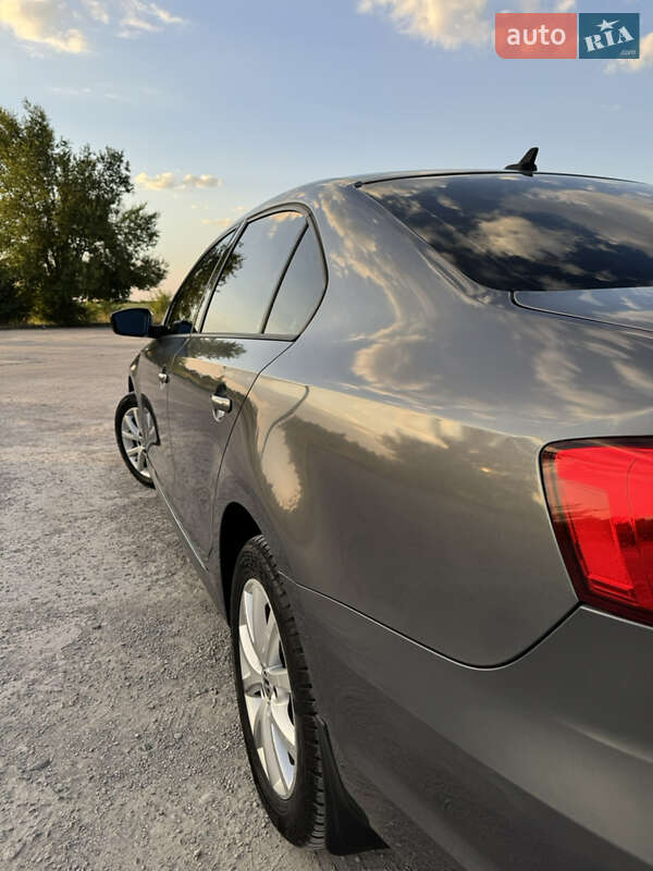 Седан Volkswagen Jetta 2015 в Кривом Роге