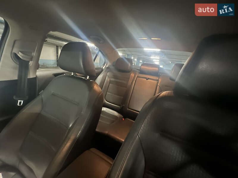 Седан Volkswagen Jetta 2016 в Киеве
