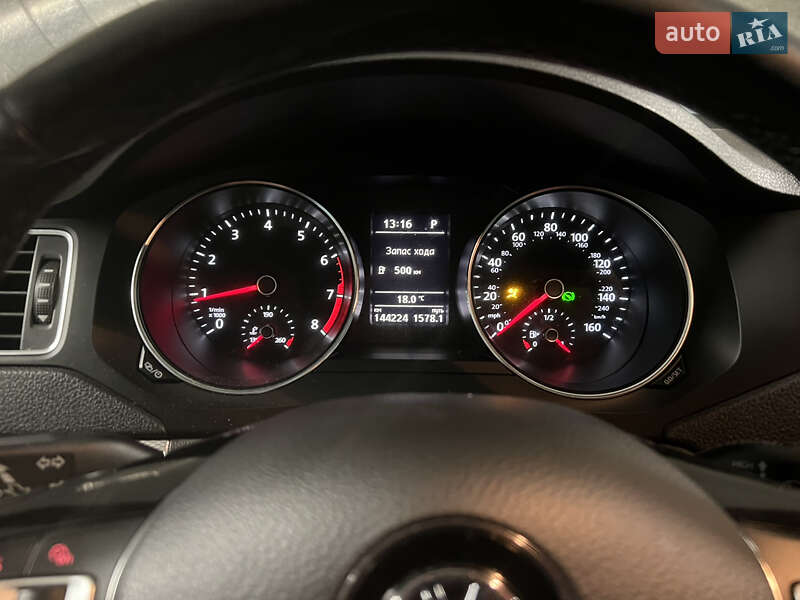 Седан Volkswagen Jetta 2016 в Киеве