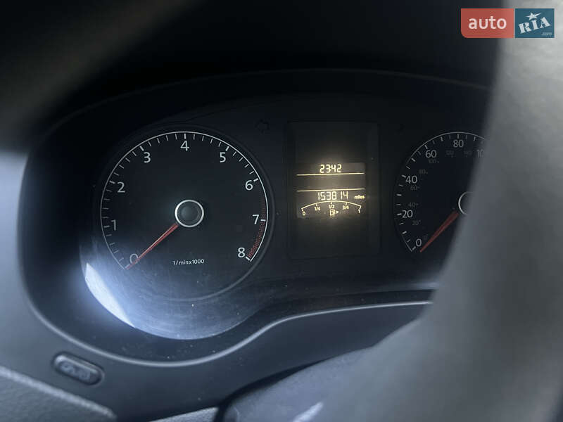 Седан Volkswagen Jetta 2012 в Києві