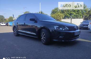 Седан Volkswagen Jetta 2015 в Киеве