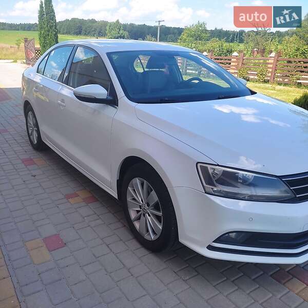 Седан Volkswagen Jetta 2016 в Калуше