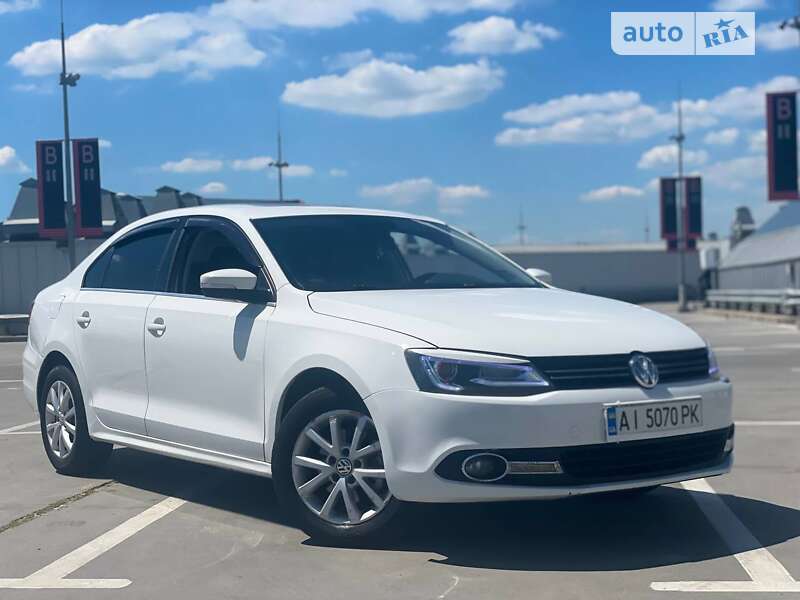 Седан Volkswagen Jetta 2012 в Києві