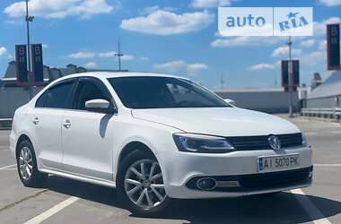 Седан Volkswagen Jetta 2012 в Києві