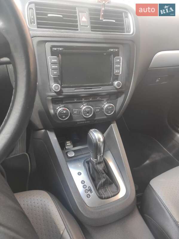 Седан Volkswagen Jetta 2014 в Києві