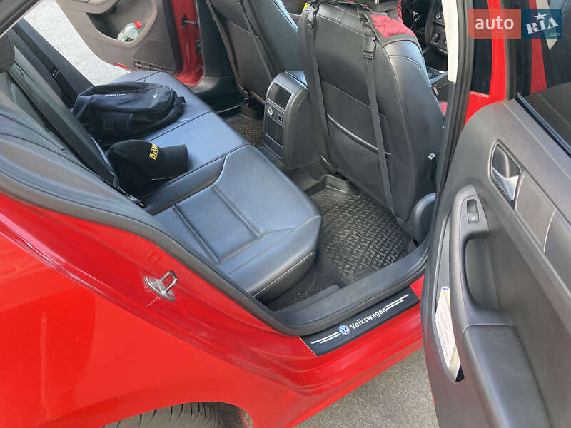 Седан Volkswagen Jetta 2014 в Києві