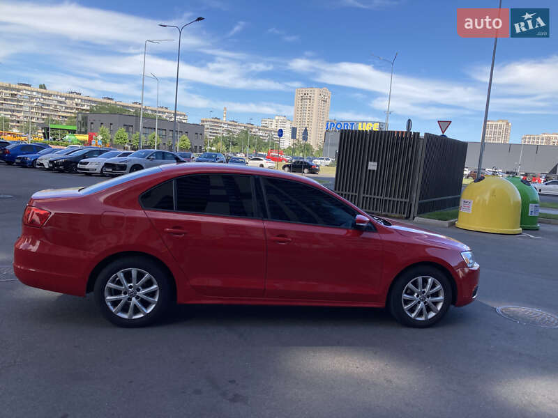 Седан Volkswagen Jetta 2014 в Києві