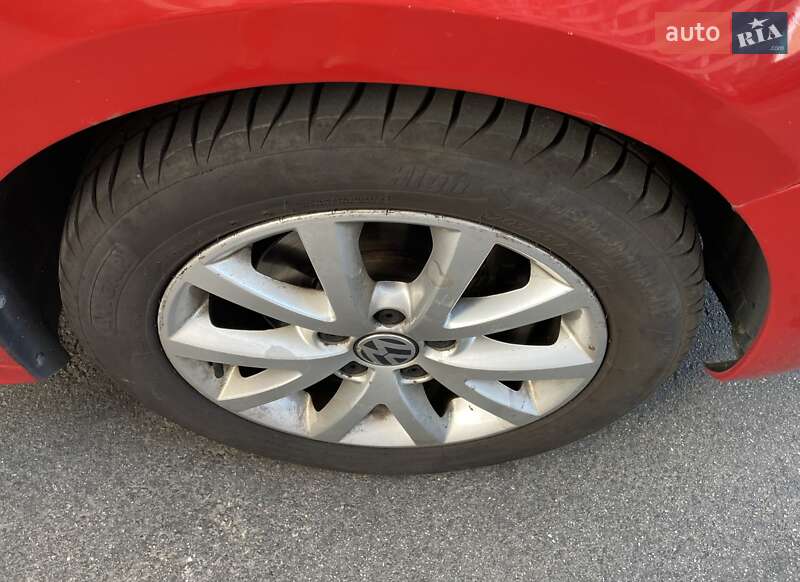 Седан Volkswagen Jetta 2014 в Києві