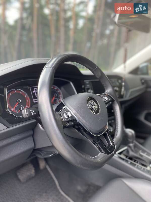 Седан Volkswagen Jetta 2018 в Львове