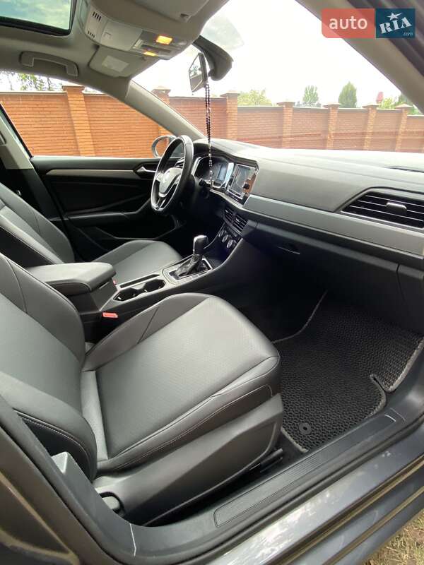 Седан Volkswagen Jetta 2018 в Львове