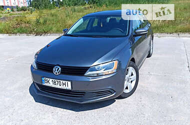 Седан Volkswagen Jetta 2013 в Вараші