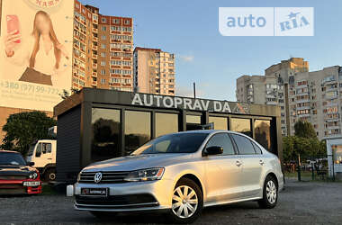 Седан Volkswagen Jetta 2015 в Киеве