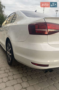 Седан Volkswagen Jetta 2017 в 
