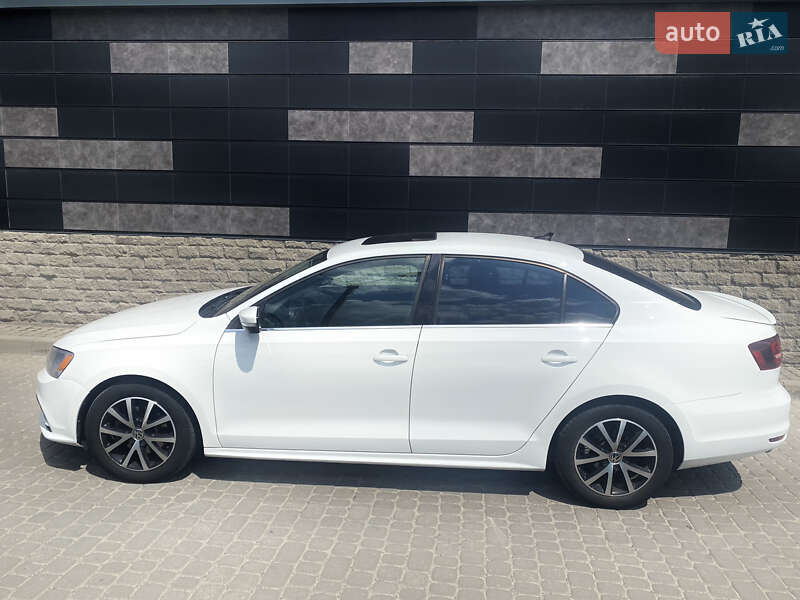 Седан Volkswagen Jetta 2017 в Львове