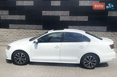 Седан Volkswagen Jetta 2017 в 