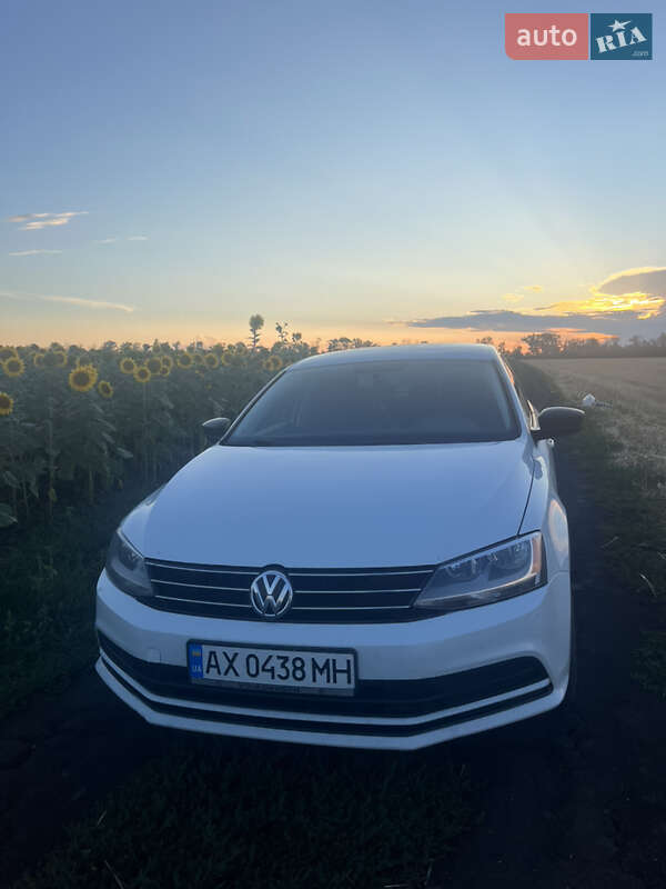 Седан Volkswagen Jetta 2015 в Лозовой