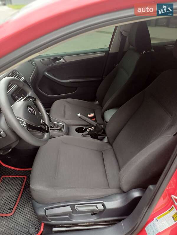 Седан Volkswagen Jetta 2014 в Львове