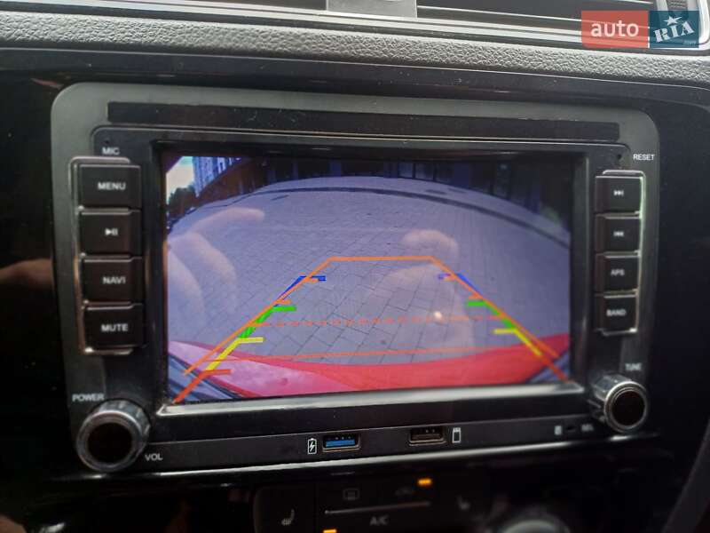 Седан Volkswagen Jetta 2014 в Львове