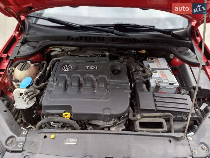 Седан Volkswagen Jetta 2014 в Львове