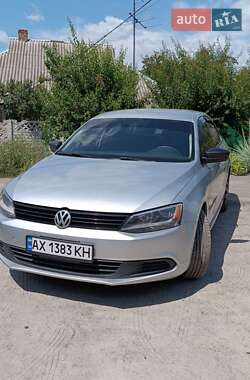 Седан Volkswagen Jetta 2013 в Харькове