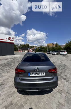 Седан Volkswagen Jetta 2015 в Кривом Роге