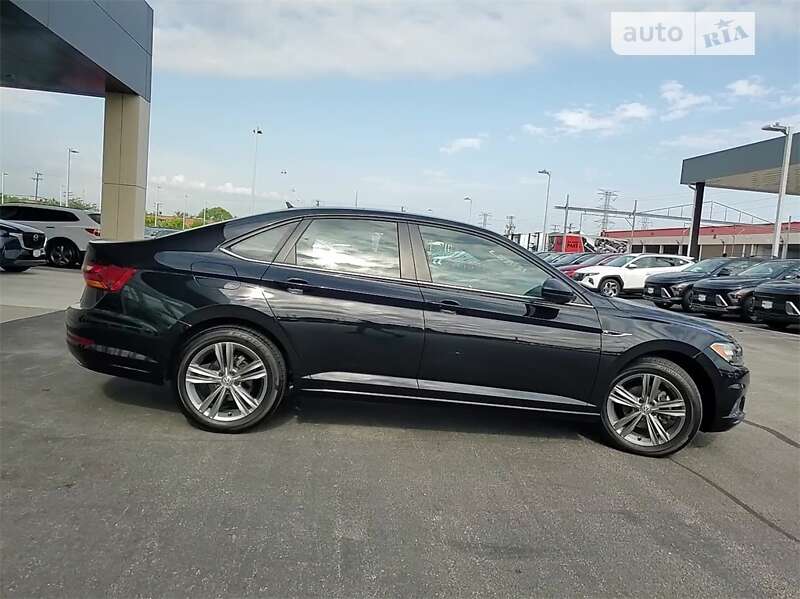 Седан Volkswagen Jetta 2019 в Львові