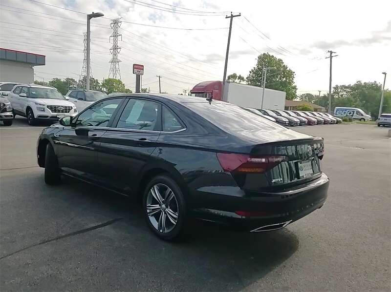 Седан Volkswagen Jetta 2019 в Львові
