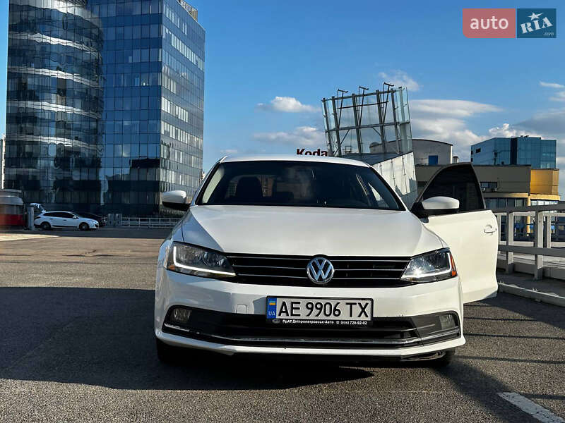 Седан Volkswagen Jetta 2017 в Дніпрі