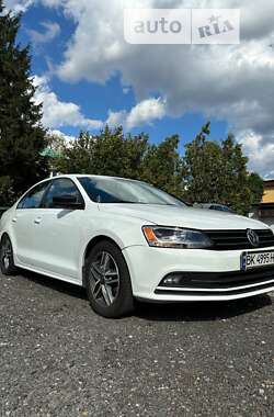 Седан Volkswagen Jetta 2015 в Вараші