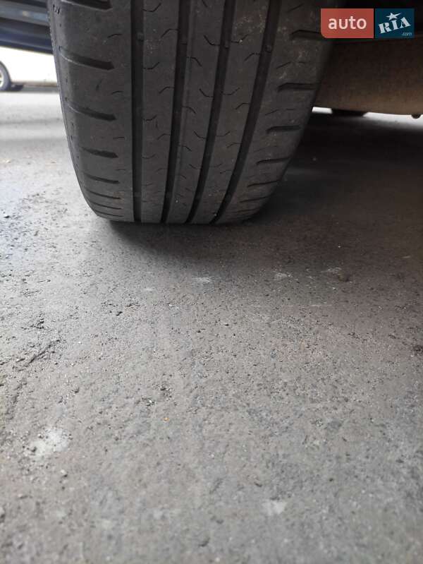 Седан Volkswagen Jetta 2012 в Львове