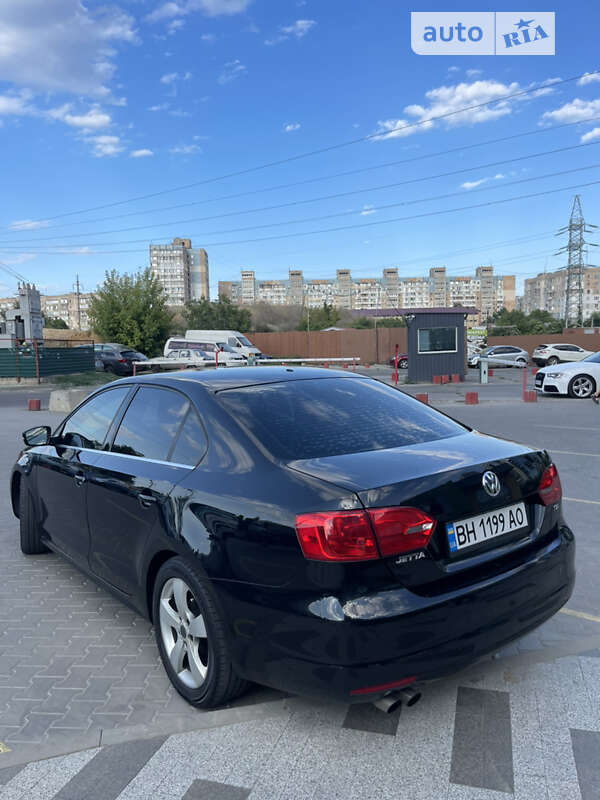 Седан Volkswagen Jetta 2012 в Одесі